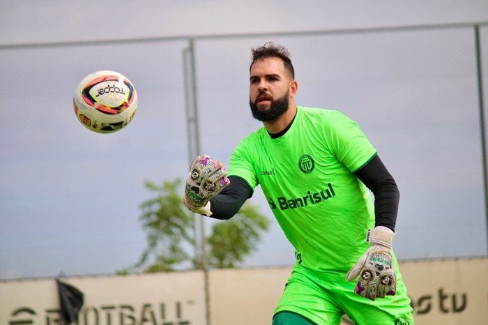 Concórdia anuncia o goleiro Edson emprestado pelo Ypiranga DI