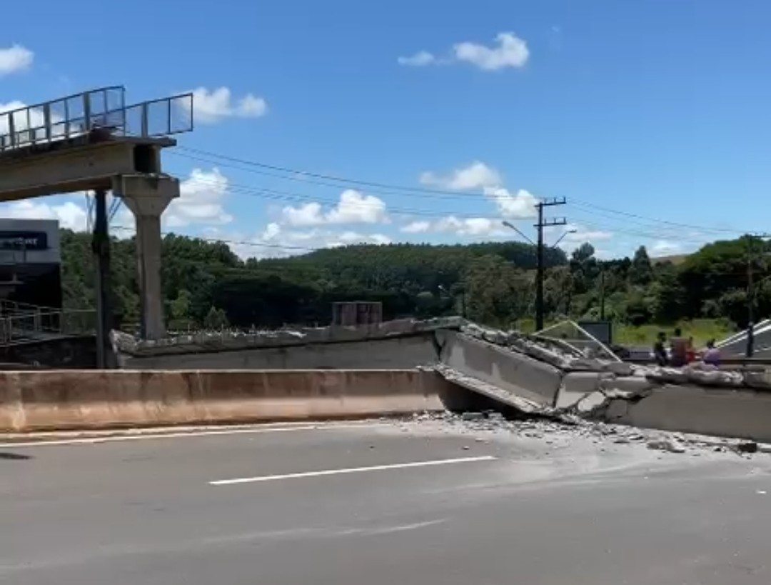 V Deo Passarela Desaba Na Br Em Chapec Di Regional Portal De