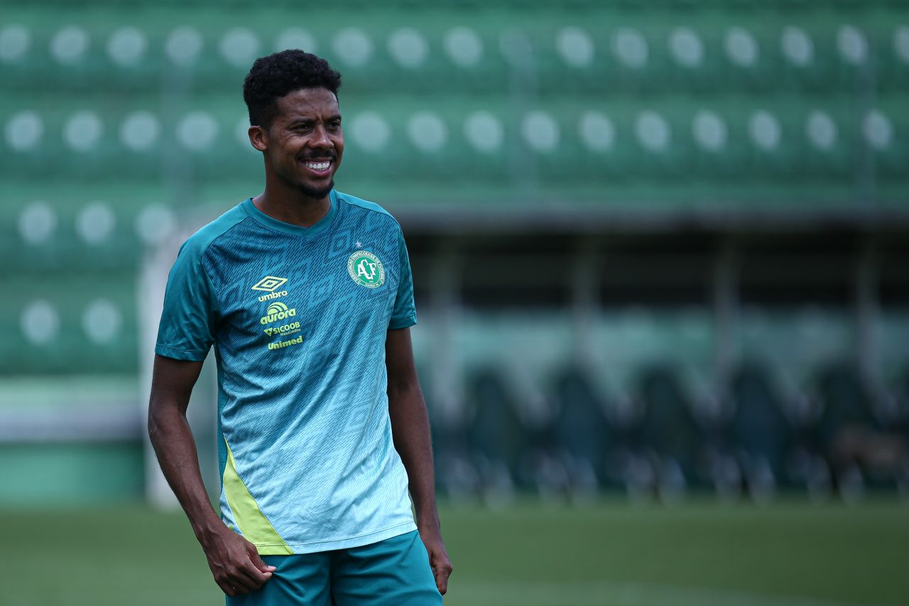 Volante Willian Oliveira Projeta Jogo Complicado Para Chapecoense ...