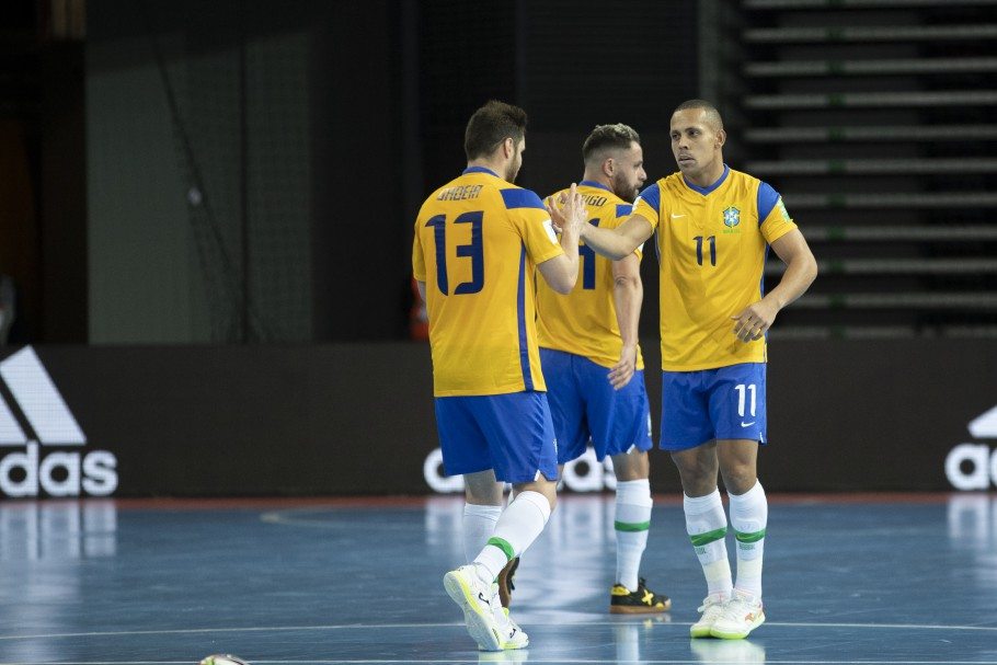 Chapecoense Ferrão é eleito o melhor jogador de futsal do mundo pela  terceira vez seguida