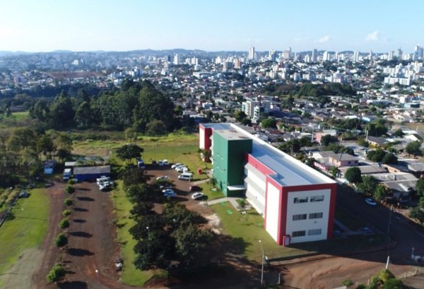 Natação de Chapecó conquista medalha em competição nacional - Chapecó -  Unochapecó