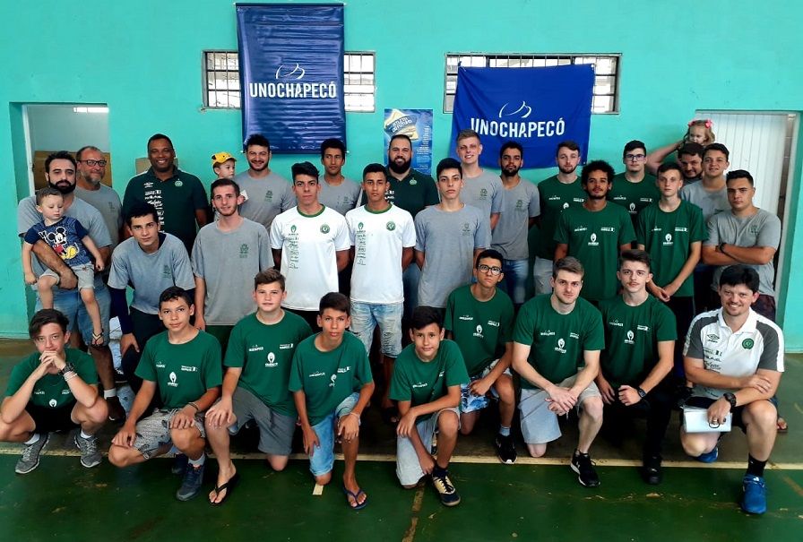 Atletas do handebol e xadrez de Sombrio participam da 22ª Olesc - Município  de Sombrio